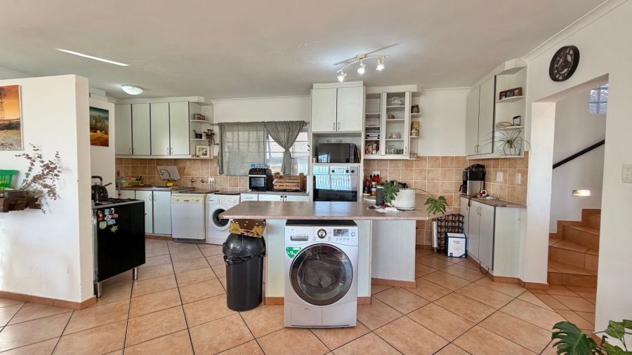 3 Bedroom Property for Sale in Mountainside Western Cape